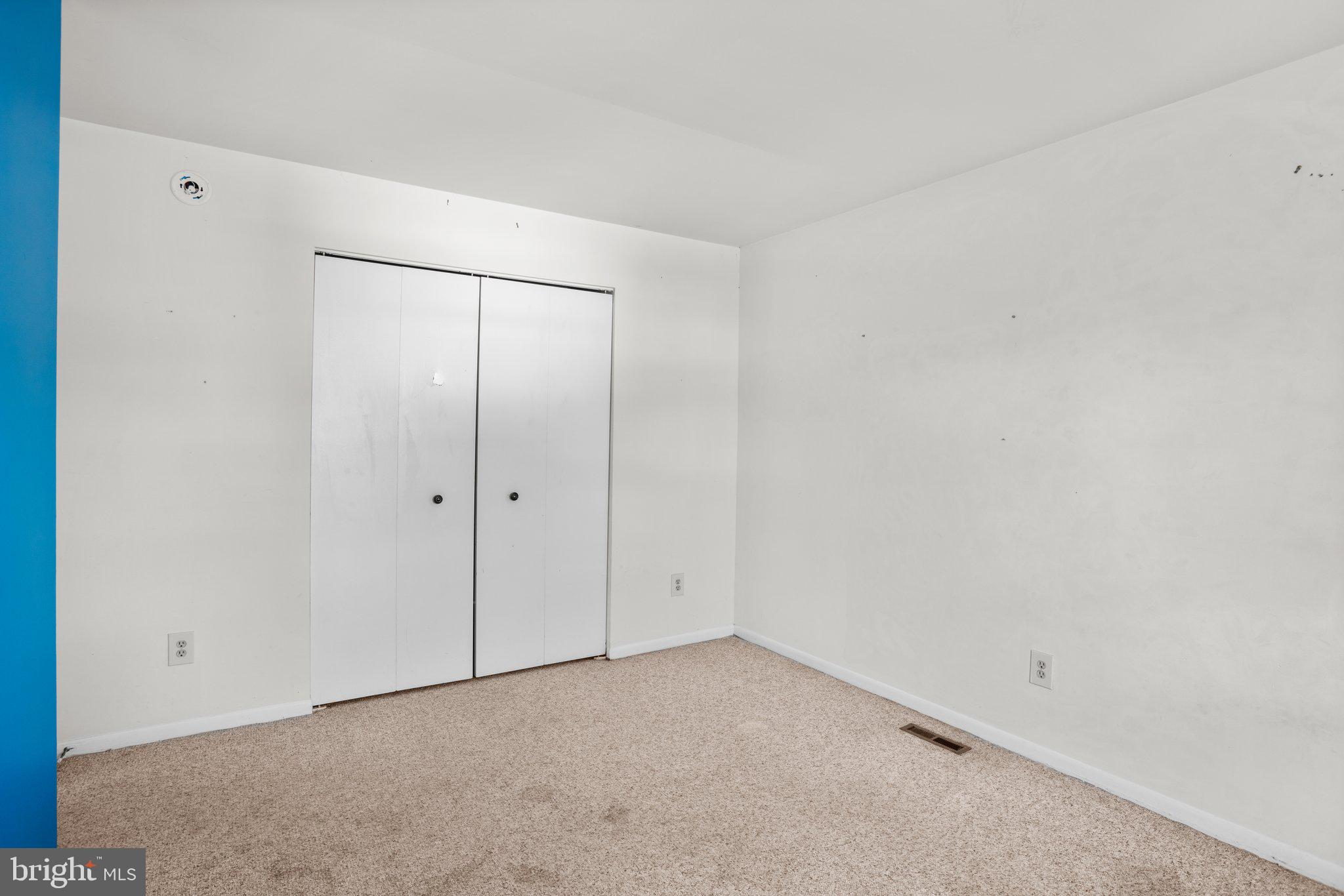 ANNAPOLIS ROADS WEST - Residential