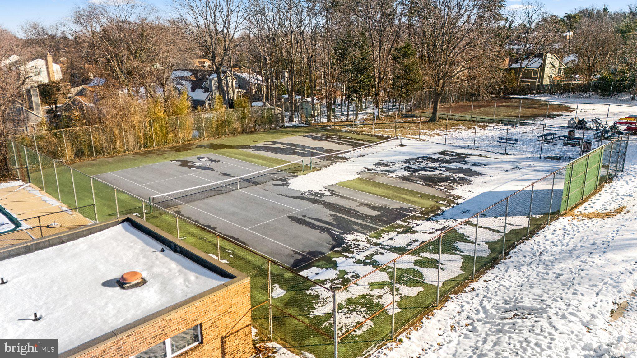 ANNAPOLIS ROADS WEST - Residential