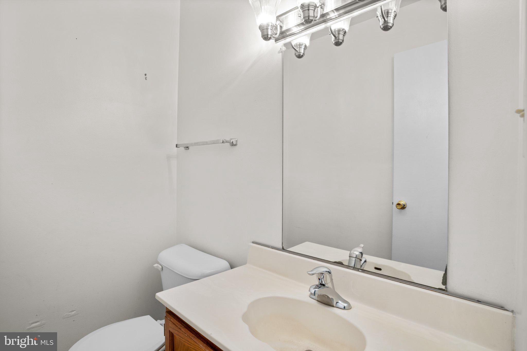 ANNAPOLIS ROADS WEST - Residential