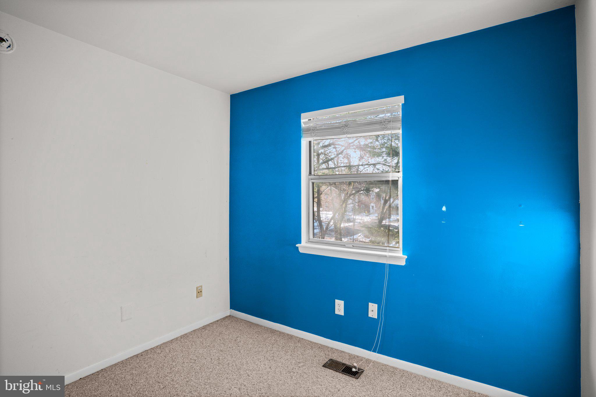 ANNAPOLIS ROADS WEST - Residential