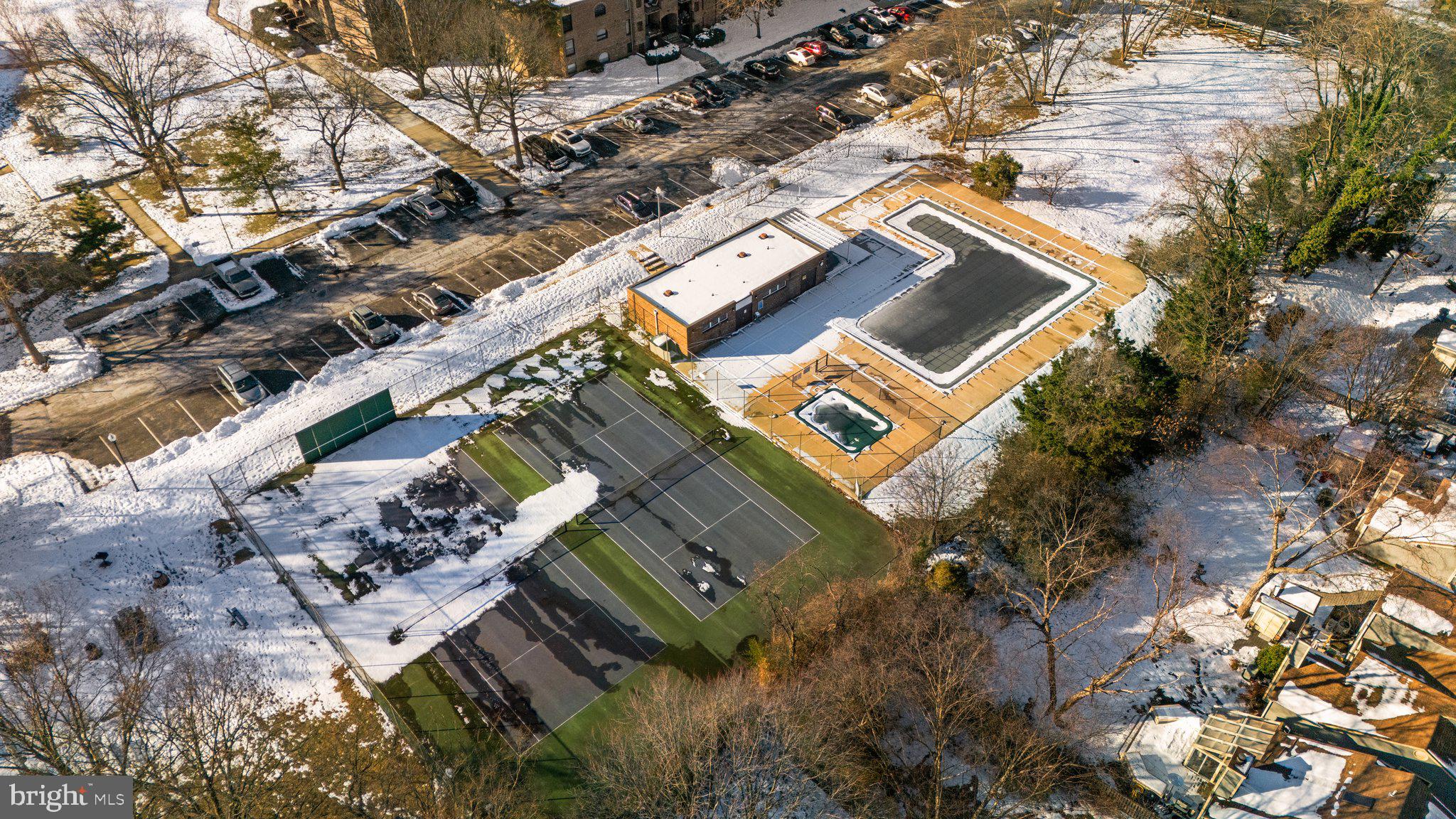 ANNAPOLIS ROADS WEST - Residential