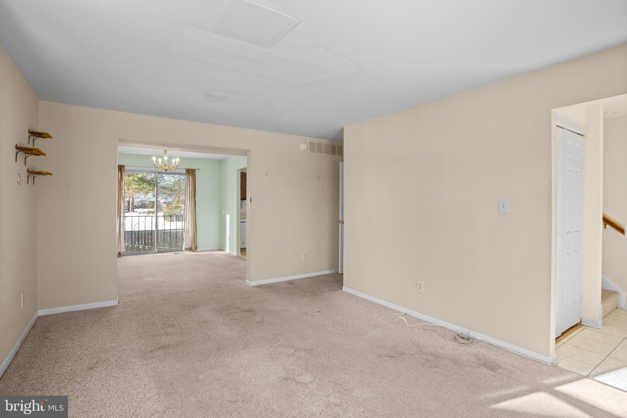 ANNAPOLIS ROADS WEST - Residential