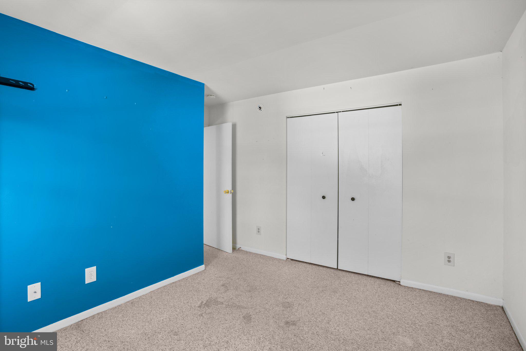 ANNAPOLIS ROADS WEST - Residential