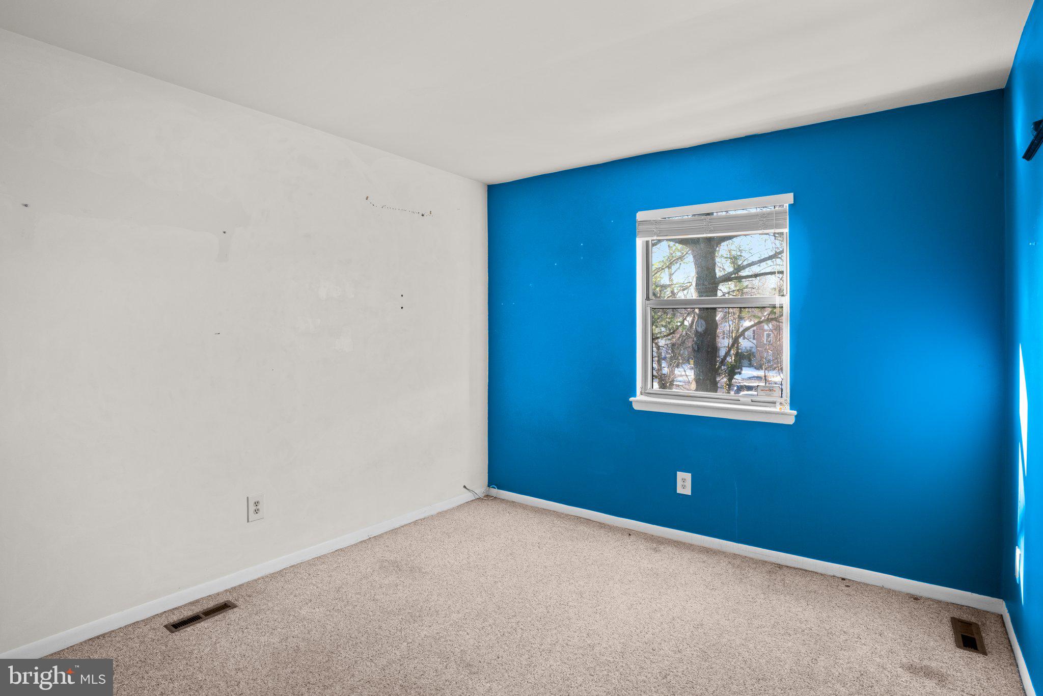 ANNAPOLIS ROADS WEST - Residential