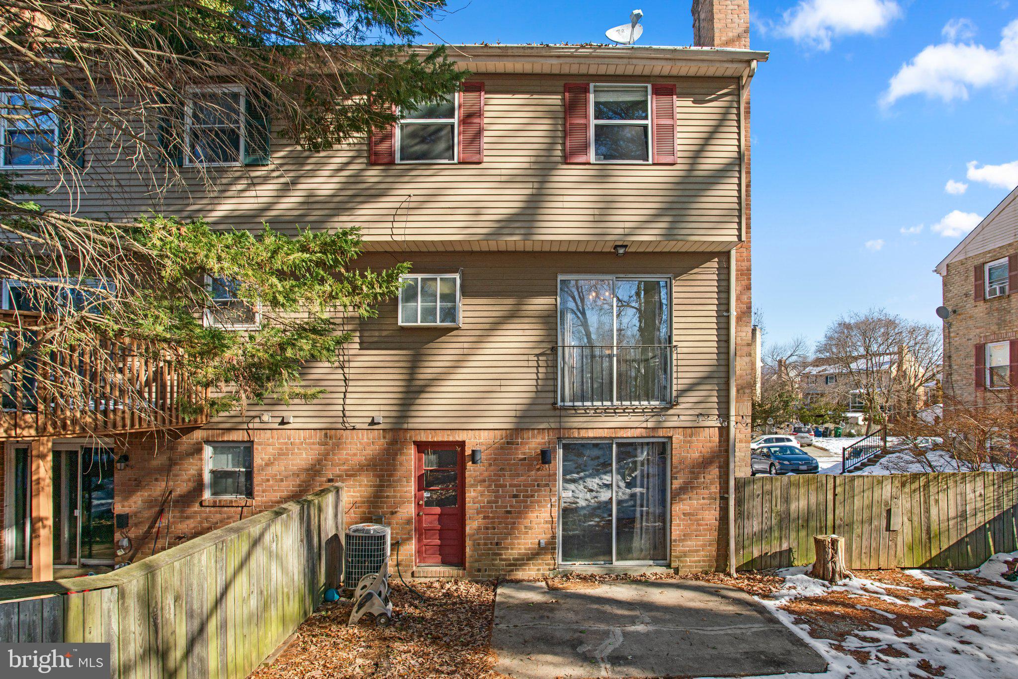 ANNAPOLIS ROADS WEST - Residential