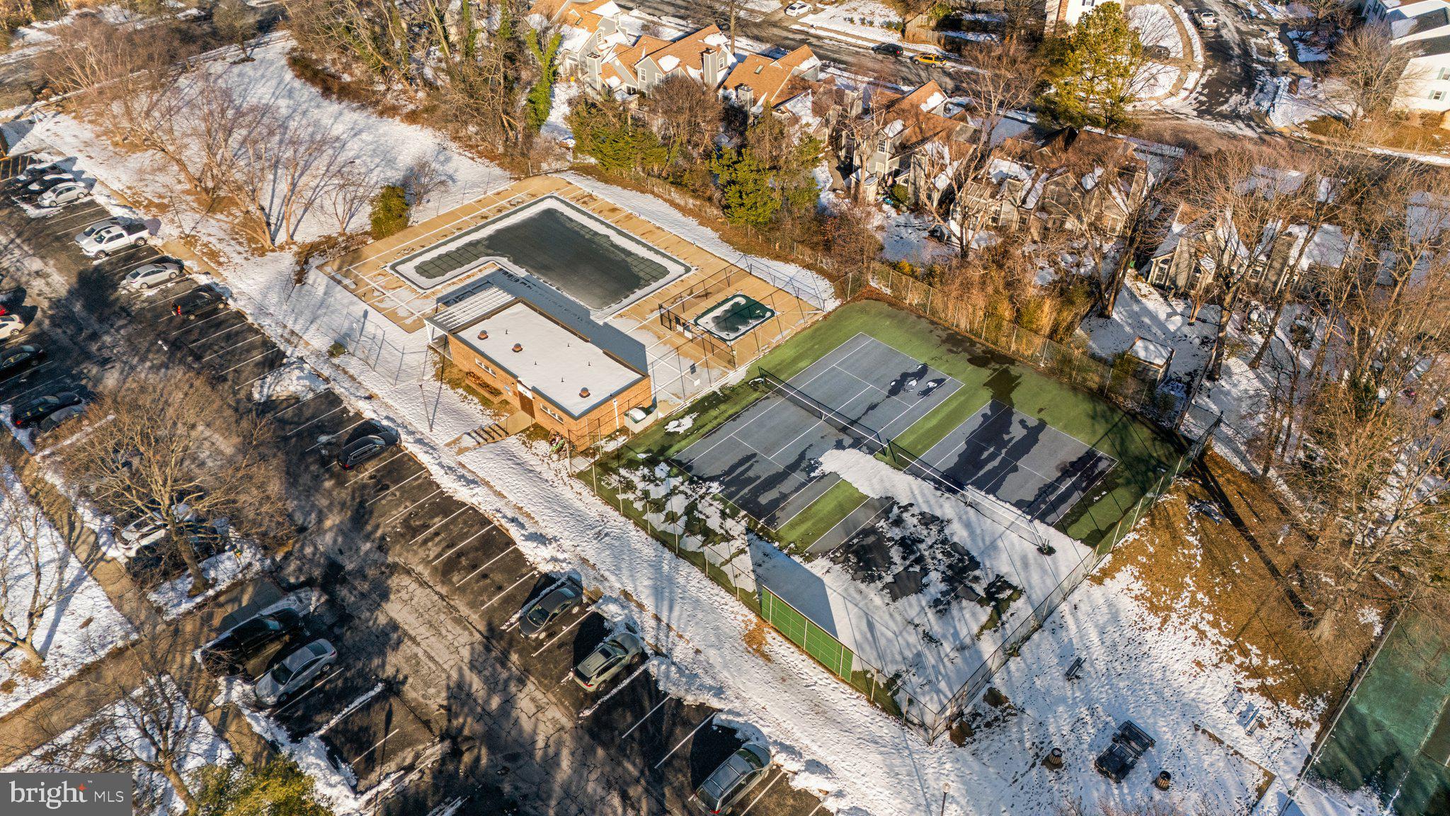 ANNAPOLIS ROADS WEST - Residential