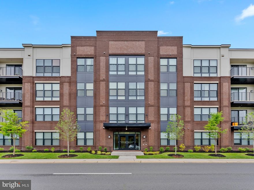 his bright and inviting 3-bedroom, 2.5-bath townhome offers a perfect blend of comfort and convenience. The open-concept main level features hardwood flooring, a spacious living area, and a modern kitchen with stainless steel appliances, granite countertops, and ample cabinetry—ideal for both daily living and entertaining. Upstairs, the primary suite includes a walk-in closet and private bath with dual sinks. Two additional bedrooms share a full hall bath, while the lower level provides a versatile space for a home office, gym, or recreation room. Enjoy the outdoors with a private balcony and attached garage parking. Ideally located near shopping, dining, parks, and major commuter routes, this home delivers everything you need for vibrant suburban living. -------------------------------------------------------------------------------------------------------------------------------------------- All Richey Property Management residents must enroll in and purchase a Resident Benefits Package which includes liability insurance, credit building to help boost the resident’s credit score with timely rent payments, up to $1M Identity Theft Protection, HVAC air filter delivery (for applicable properties), move-in concierge service making utility connection and home service setup a breeze during your move-in, our best-in-class resident rewards program, and much more! More details and options provided upon application.