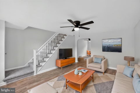 Townhouse For Sale - 220 Weymouth Road<br/> DARBY, PA 19023