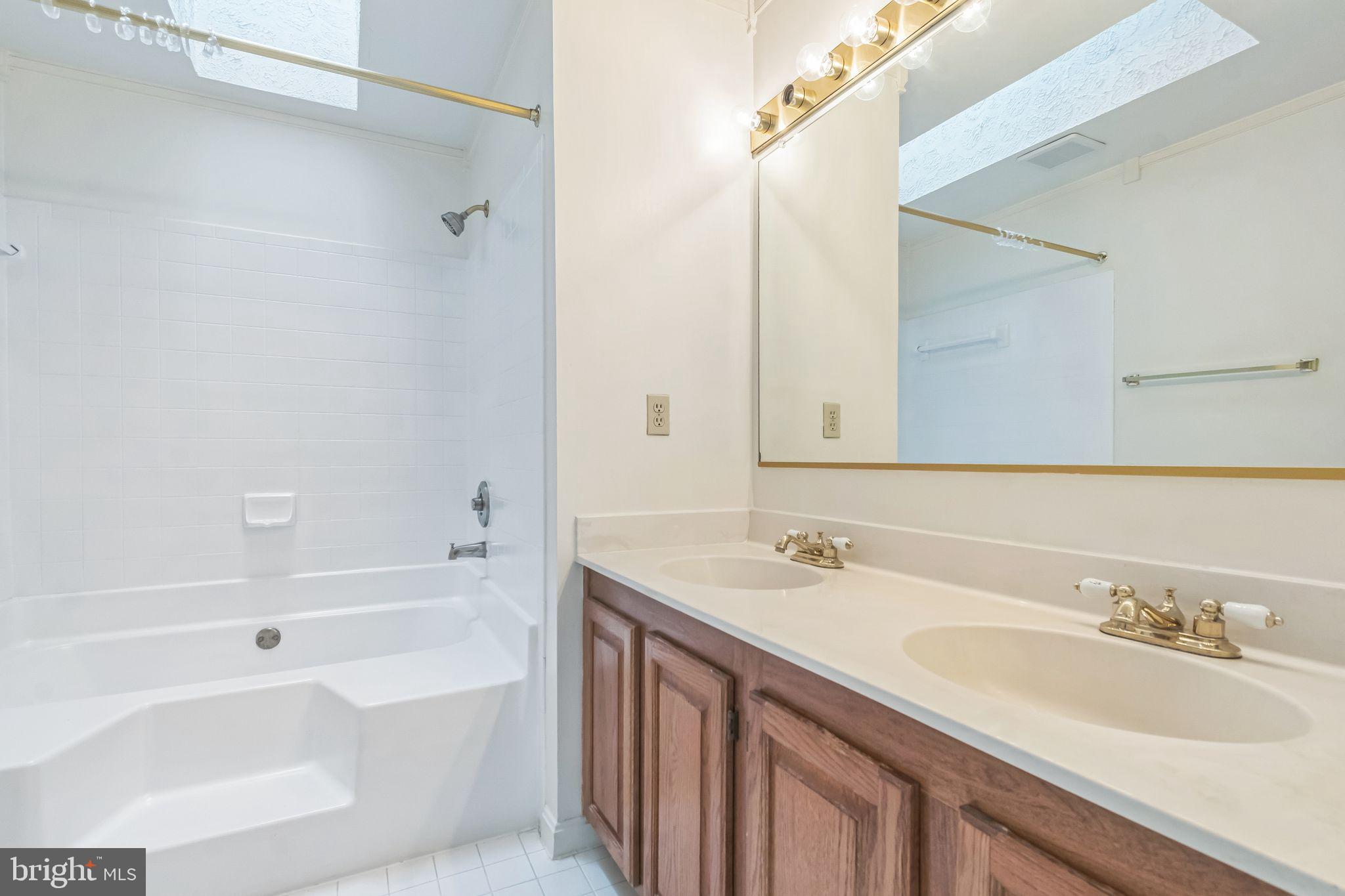 COMPTON VALLEY ESTATES - Residential