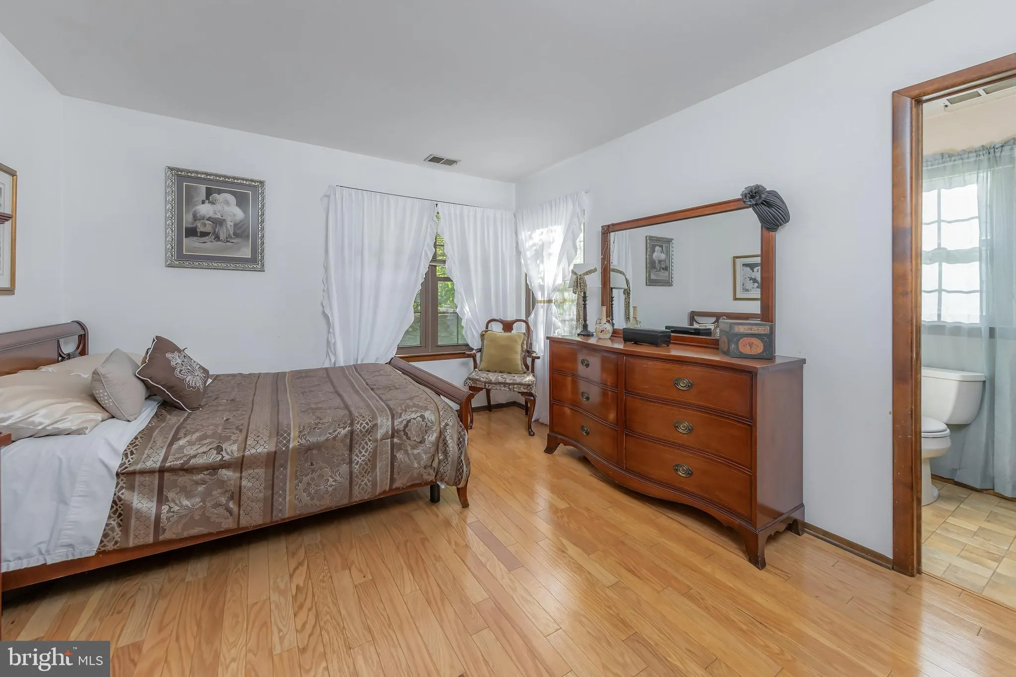 West Deptford, New Jersey 08051, United States, 2 Bedrooms Bedrooms, ,2 BathroomsBathrooms,Residential,Pending,124528