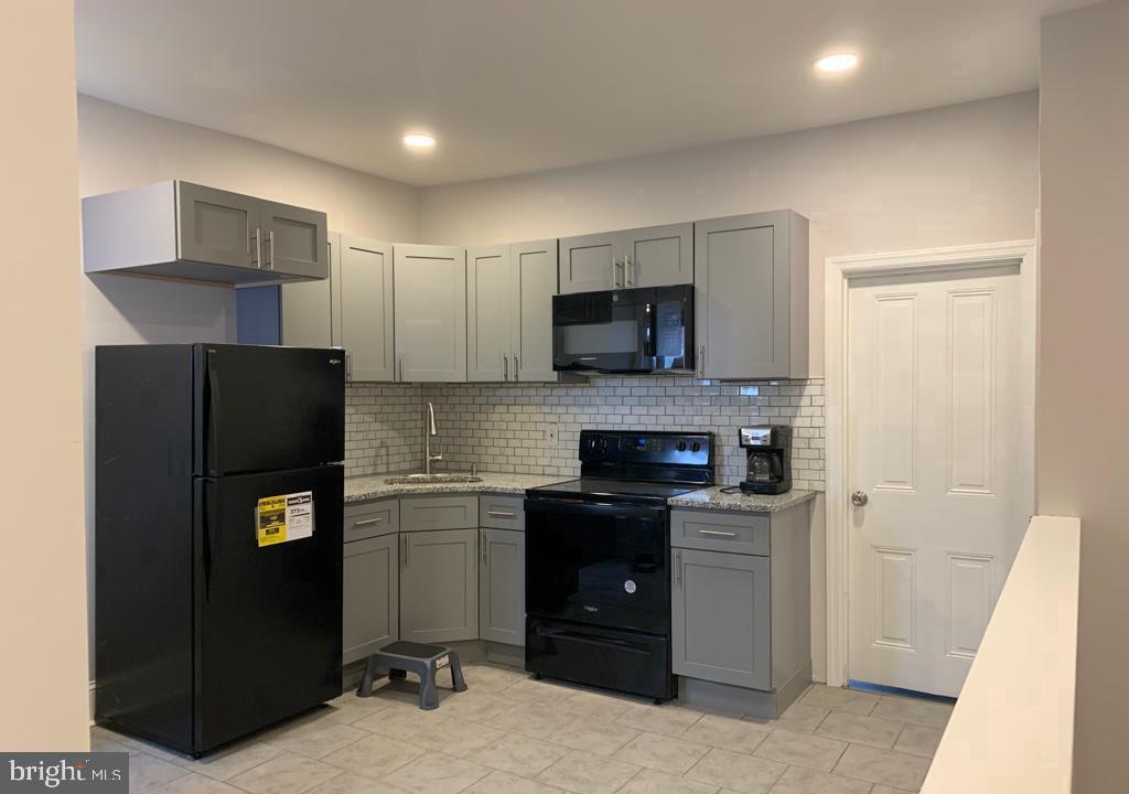 FRANKFORD - Residential Lease