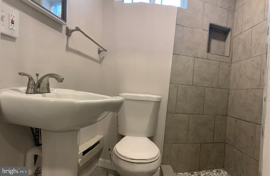 FRANKFORD - Residential Lease