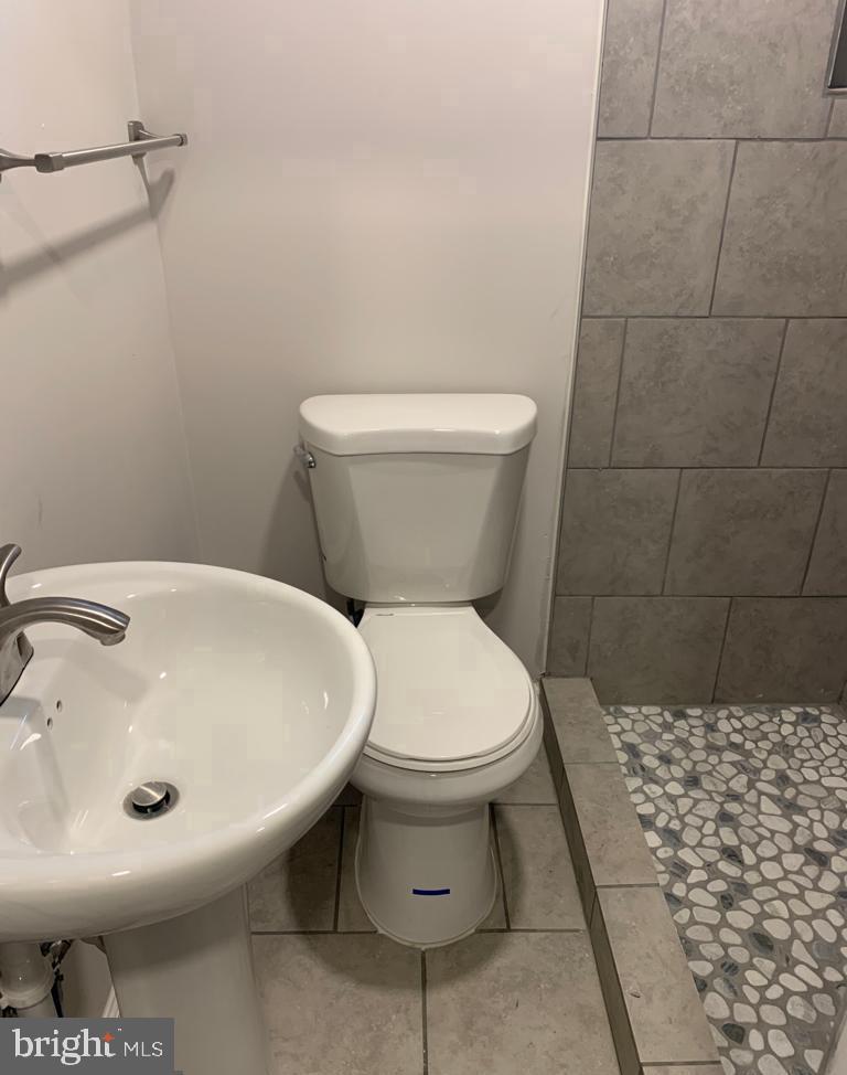 FRANKFORD - Residential Lease