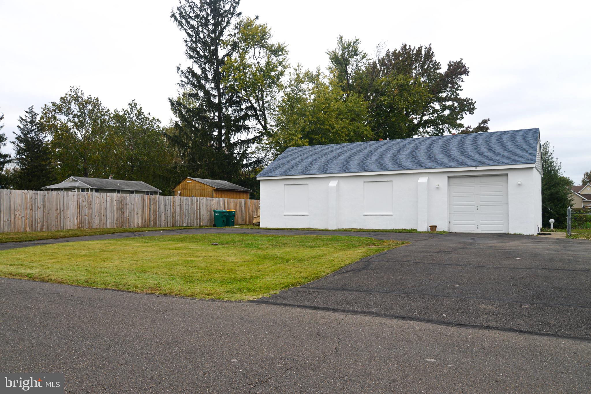 ELMWOOD TERR - Residential