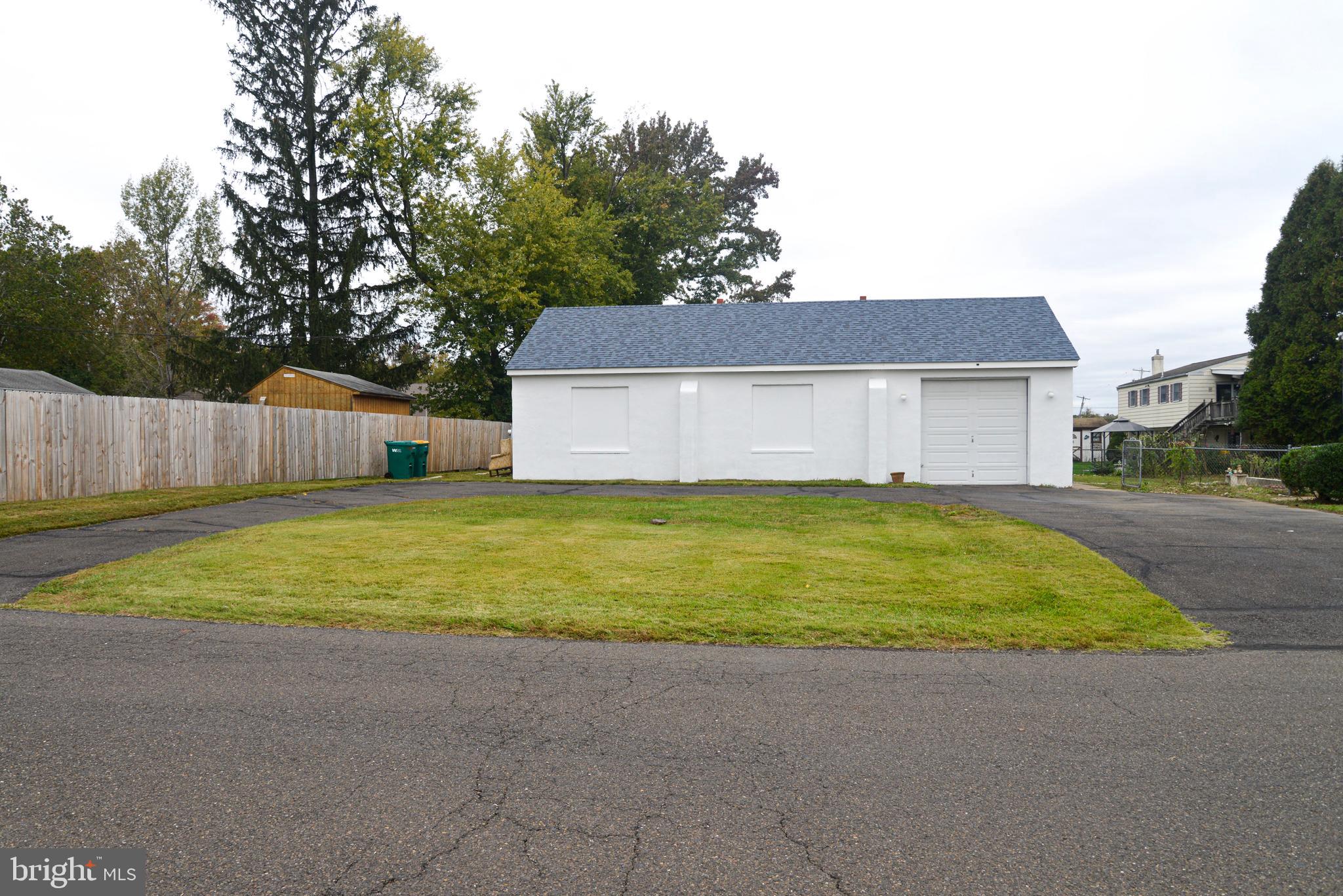 ELMWOOD TERR - Residential