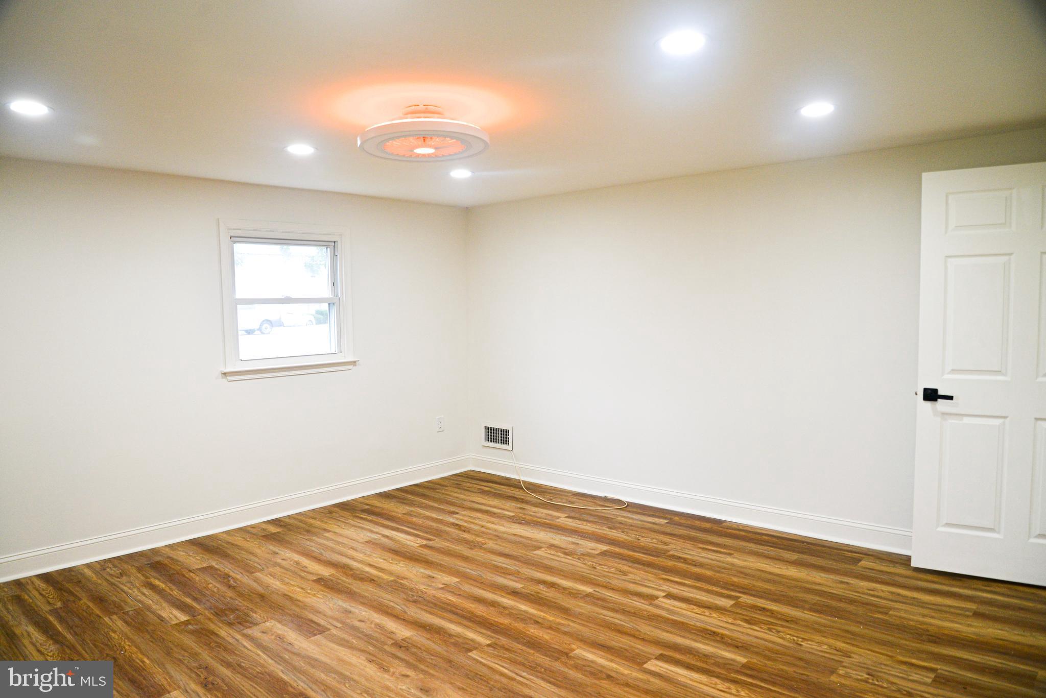 ELMWOOD TERR - Residential