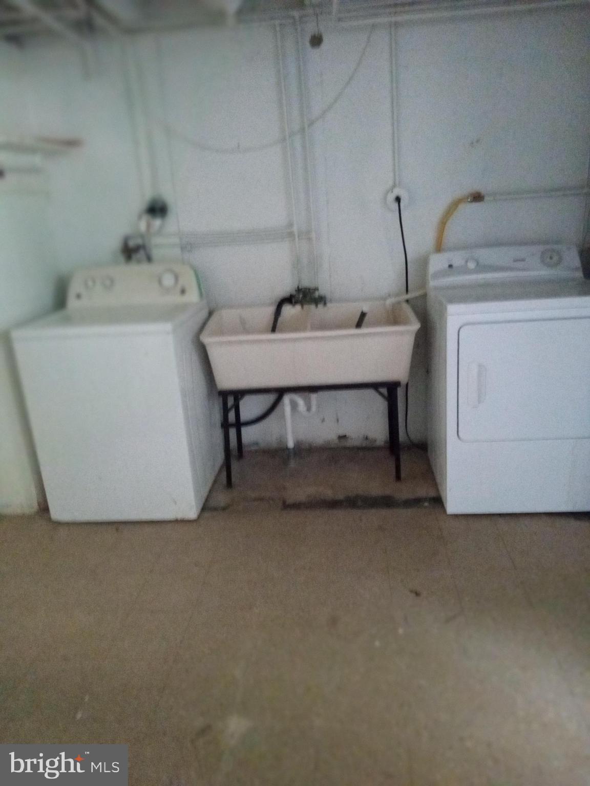 HIGHLAND PARK - Residential Lease