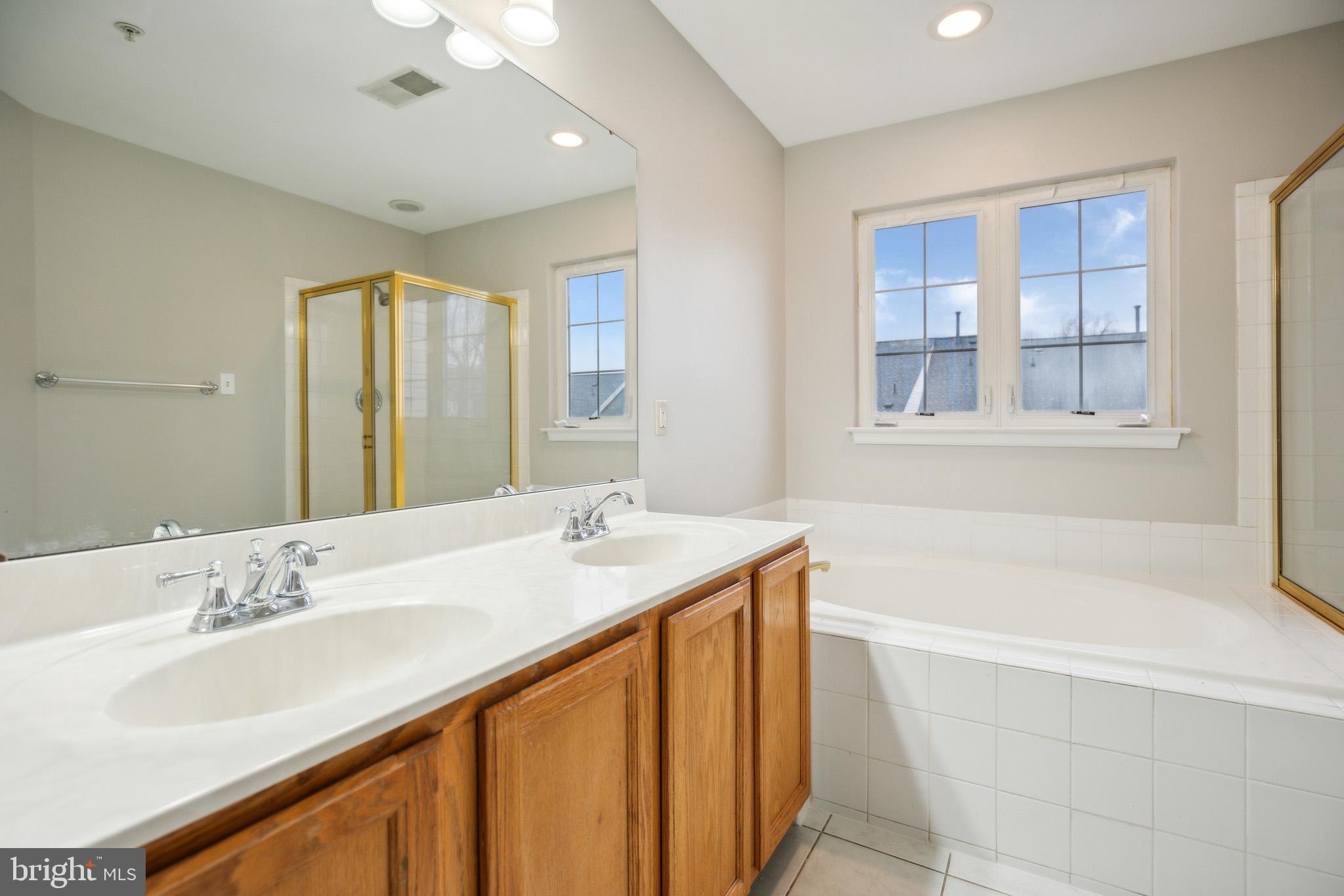 WOODVIEW VILLAGE WEST - Residential