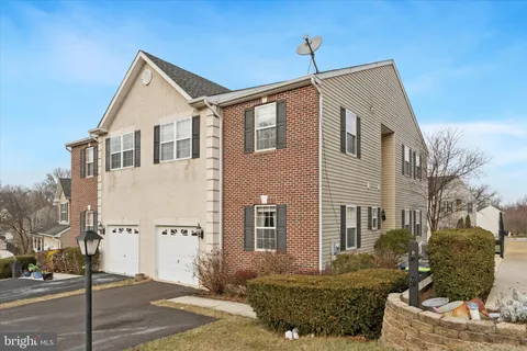 223 Holbrook Ln, Gilbertsville, PA MLS: PAMC2165274