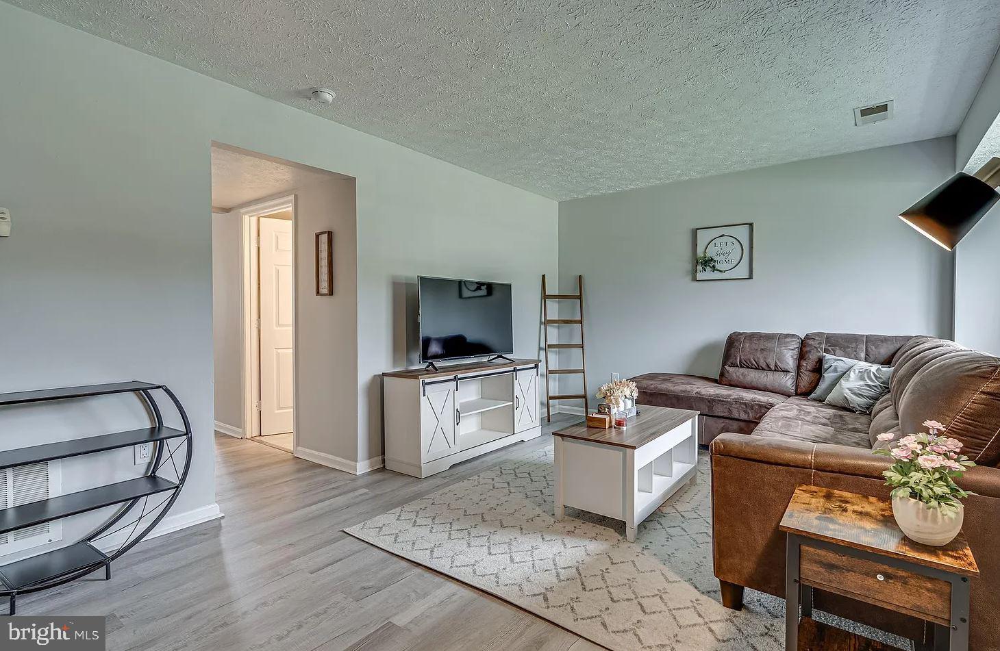 21421 MANON WAY