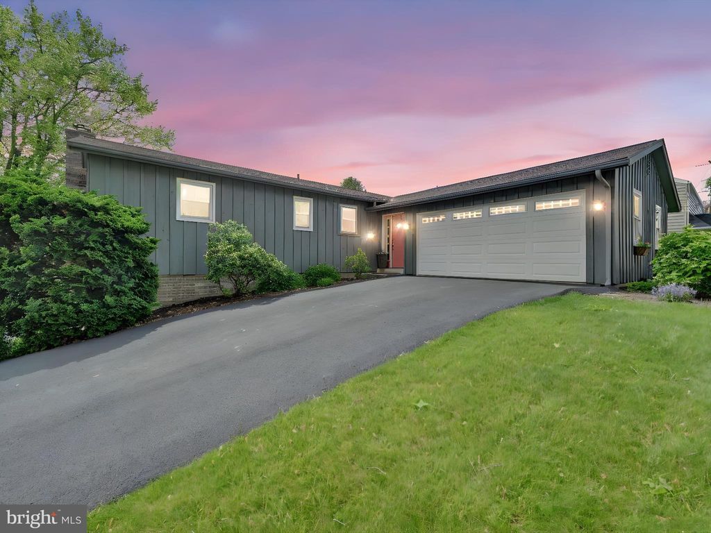 Photo of 1304 Marilyn Avenue, EPHRATA, PA 17522 (MLS # PALA2069766)