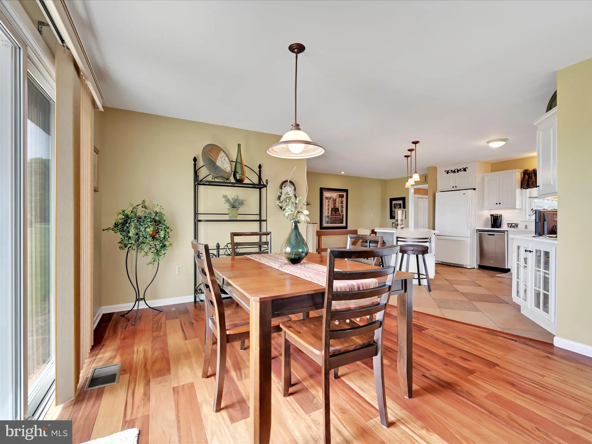 Ephrata, Pennsylvania 17522, United States, 4 Bedrooms Bedrooms, ,3 BathroomsBathrooms,Residential,Pending,133652