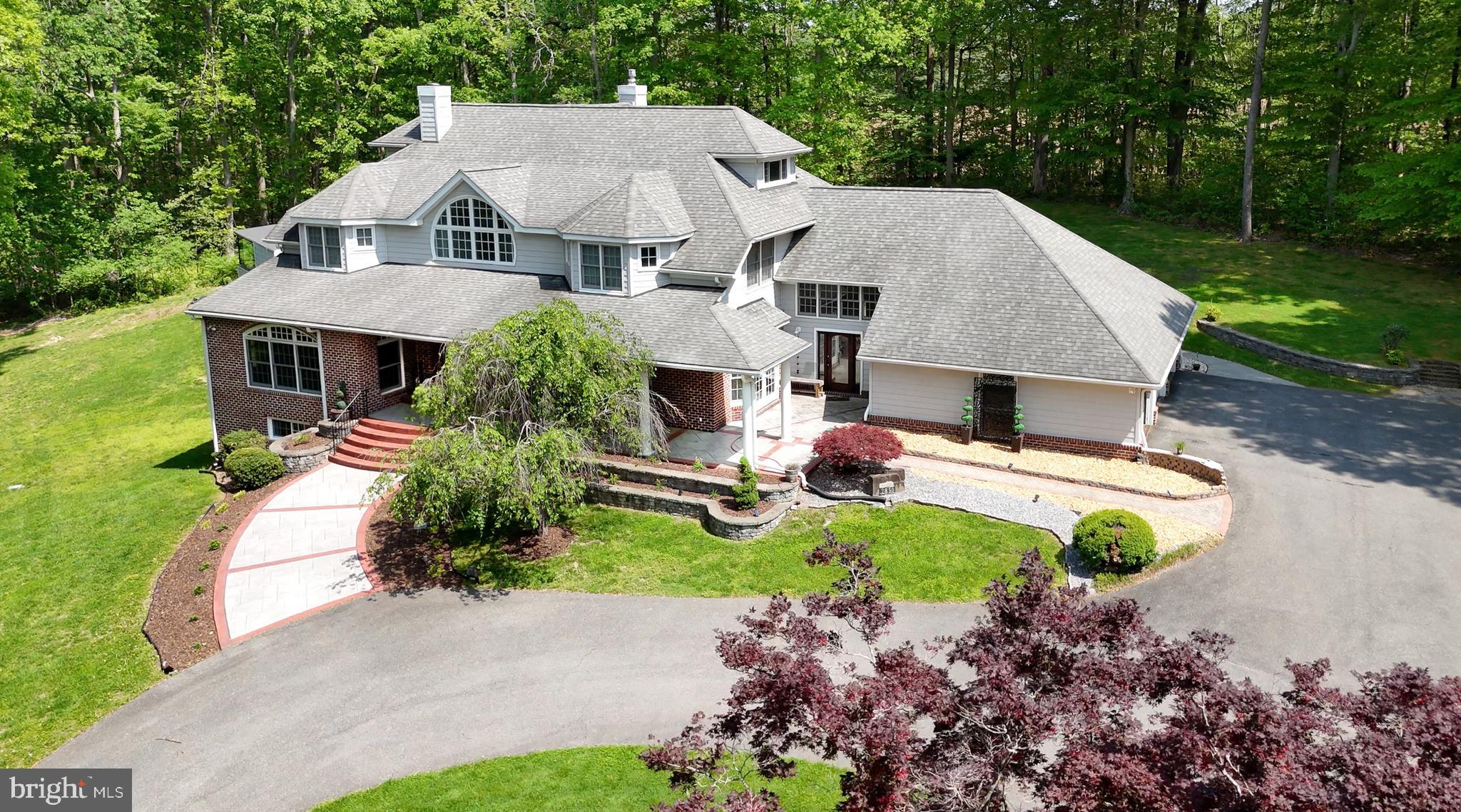 2850 DUNLEIGH DRIVE