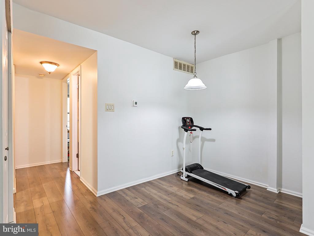 VILLAS OF MIDDLETO - Residential