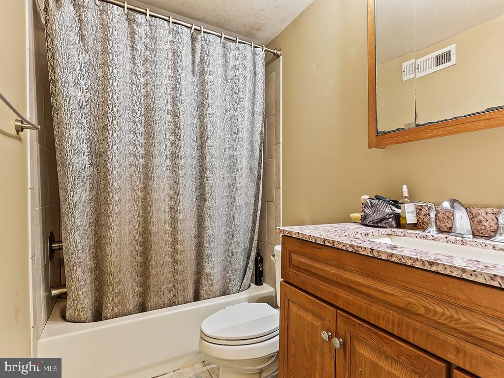 VILLAS OF MIDDLETO - Residential