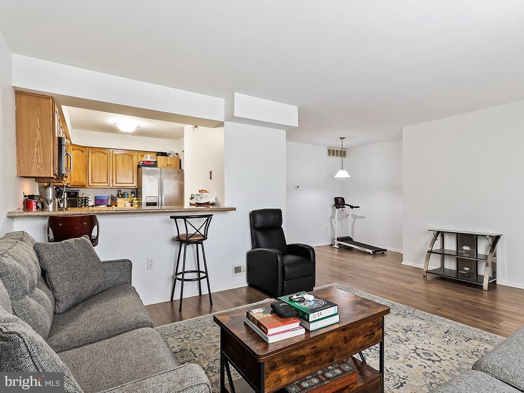 VILLAS OF MIDDLETO - Residential