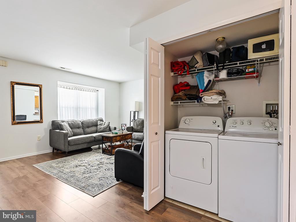 VILLAS OF MIDDLETO - Residential