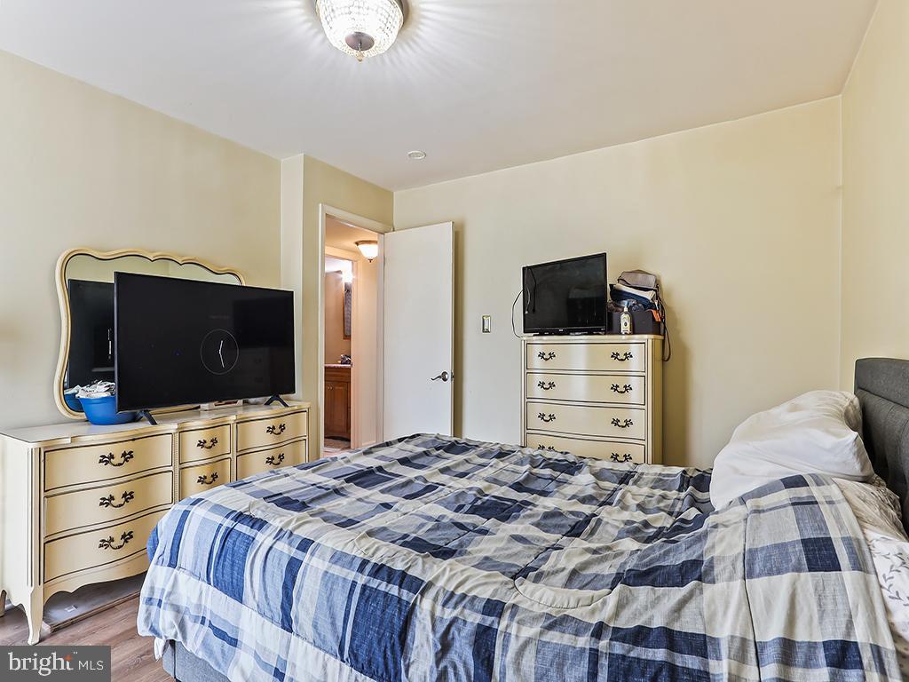 VILLAS OF MIDDLETO - Residential