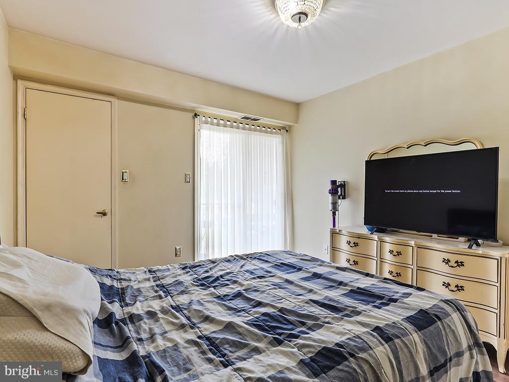 VILLAS OF MIDDLETO - Residential