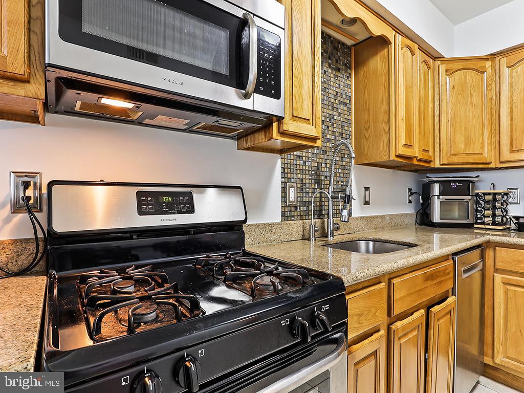 VILLAS OF MIDDLETO - Residential