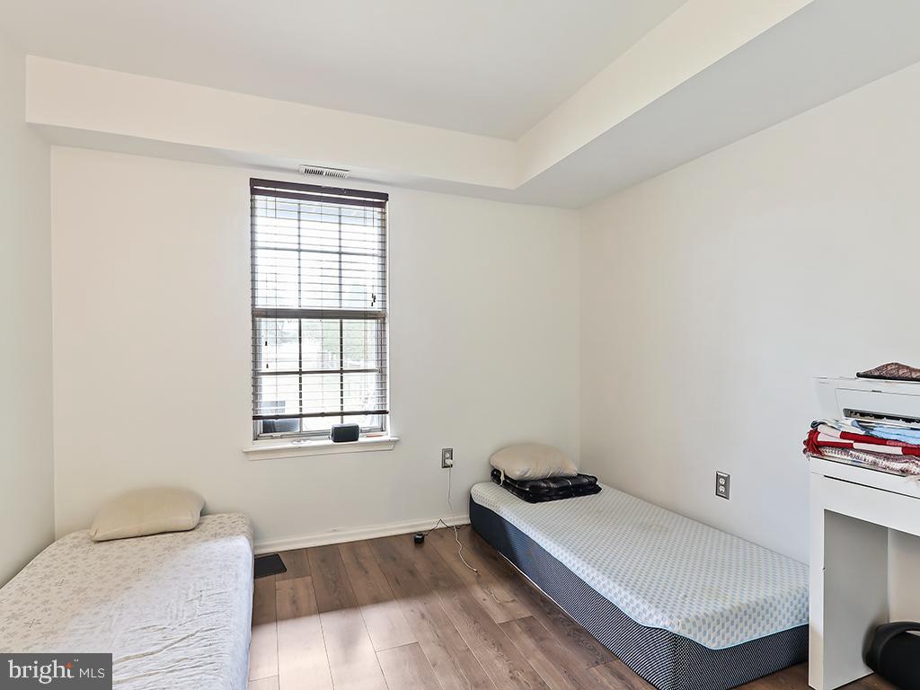 VILLAS OF MIDDLETO - Residential