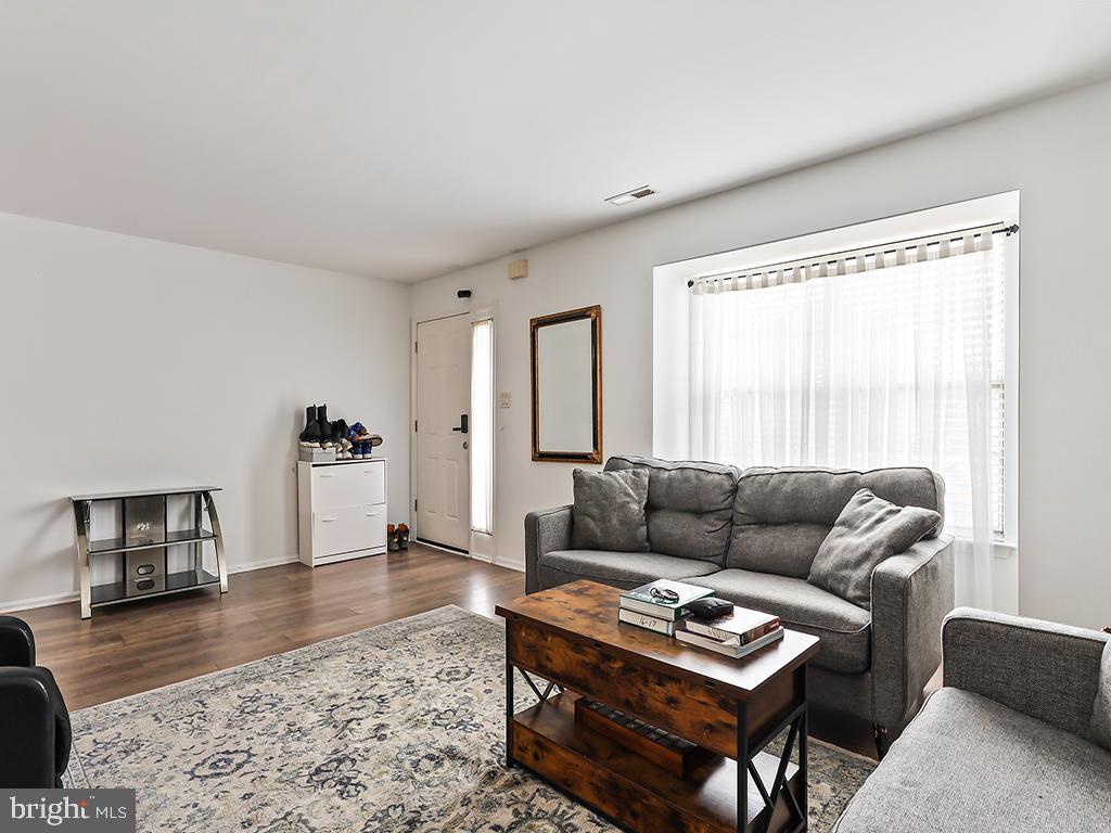 VILLAS OF MIDDLETO - Residential