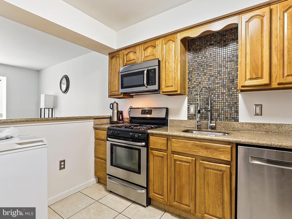 VILLAS OF MIDDLETO - Residential