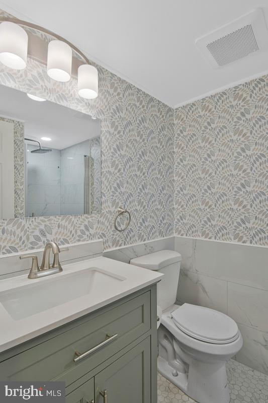 SUMMERTREE CONDO APTS - Residential