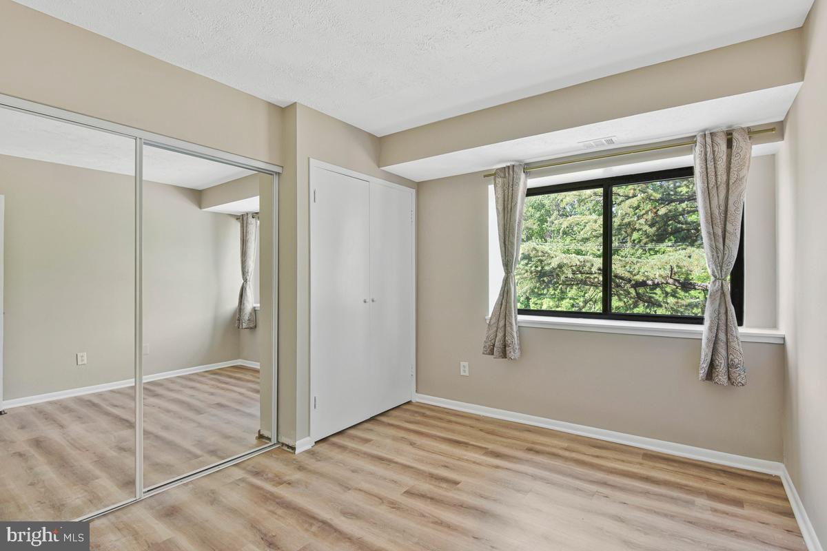 SUMMERTREE CONDO APTS - Residential