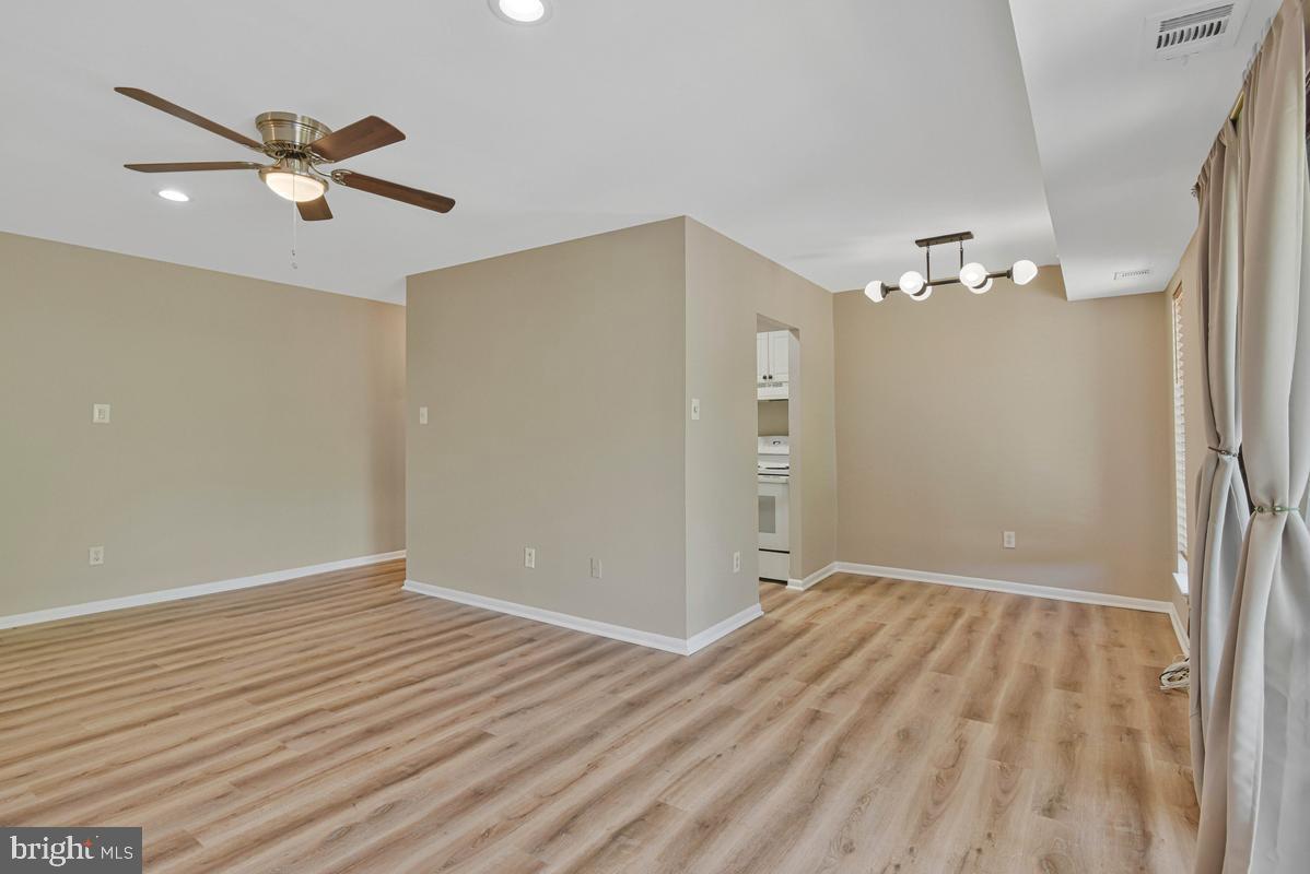 SUMMERTREE CONDO APTS - Residential