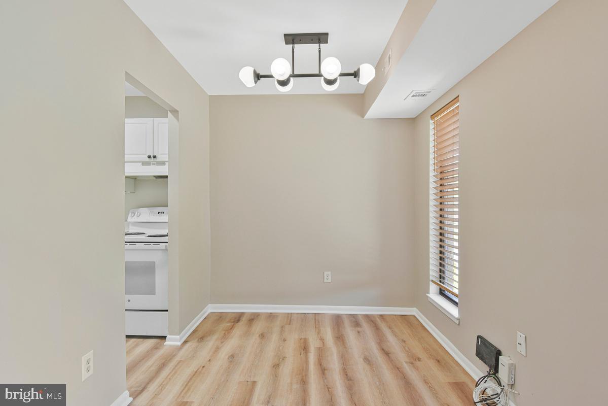 SUMMERTREE CONDO APTS - Residential