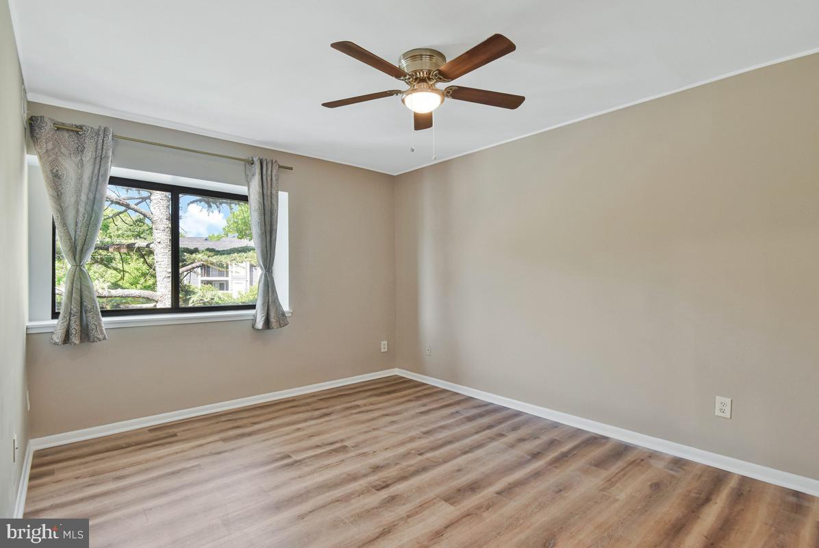 SUMMERTREE CONDO APTS - Residential