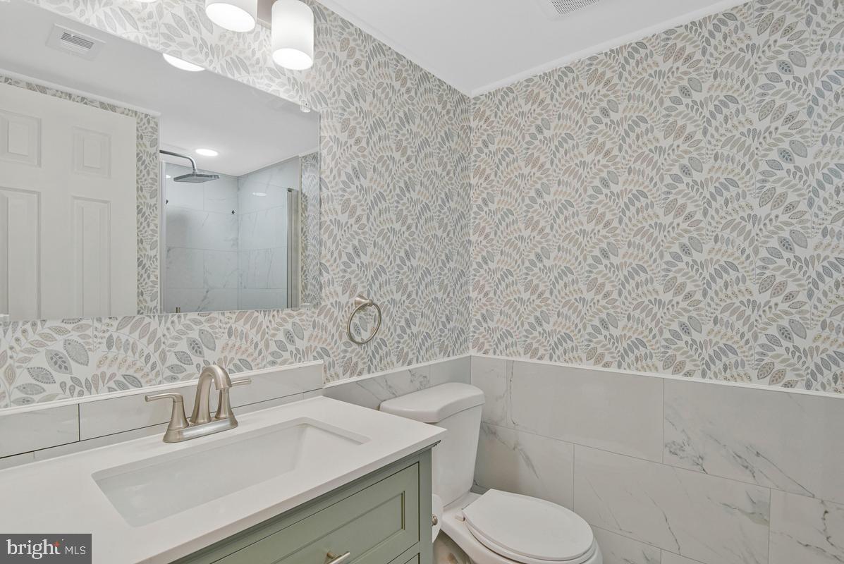 SUMMERTREE CONDO APTS - Residential