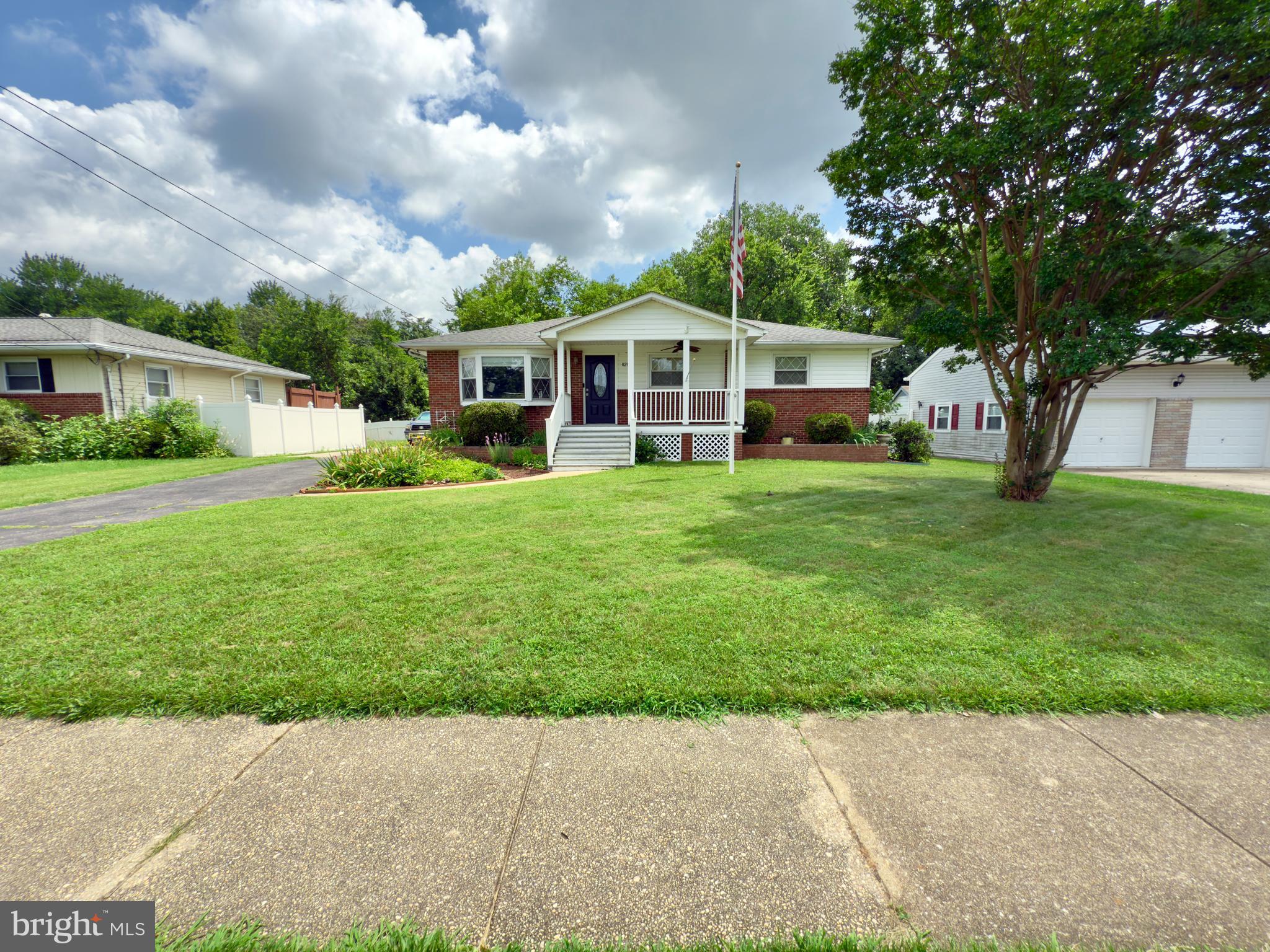 8295 WOODWARD STREET