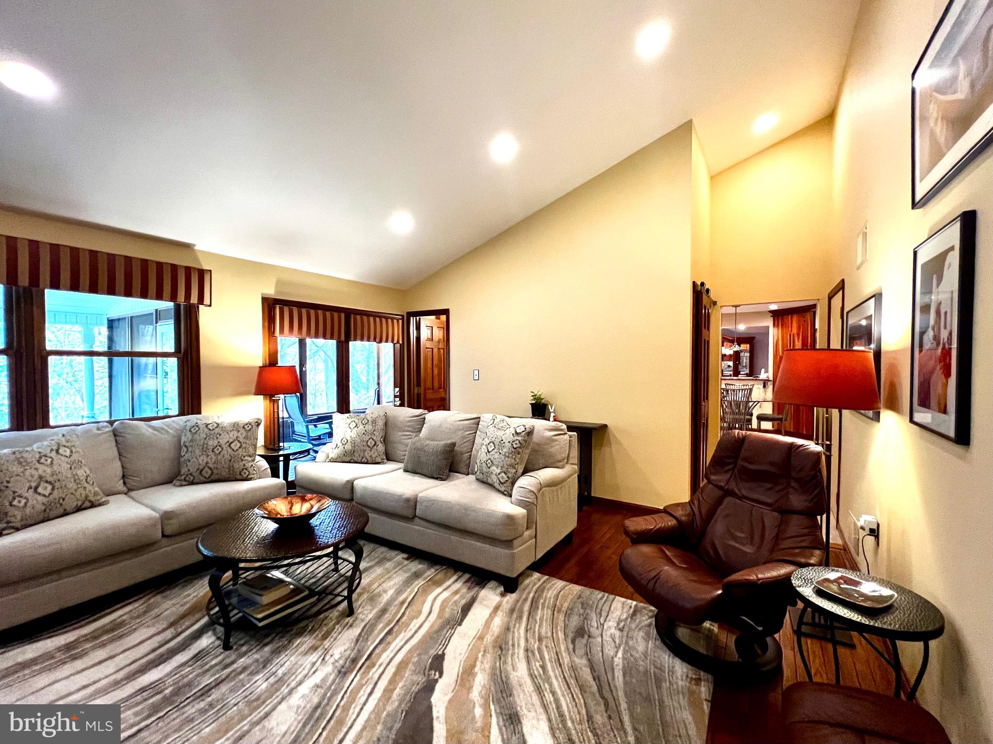 COUNTRY CLUB PARK - Residential