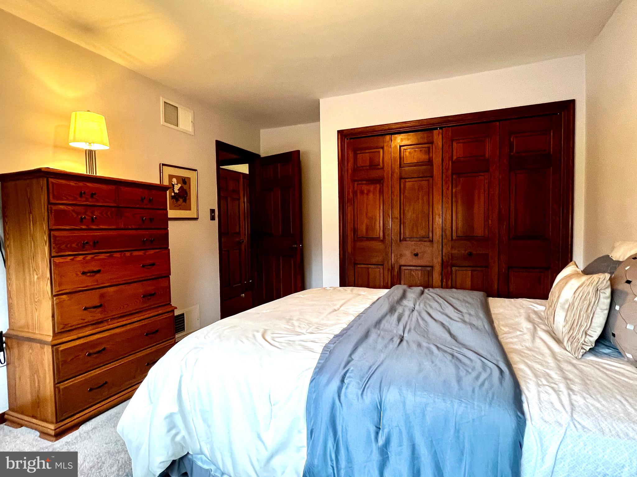 COUNTRY CLUB PARK - Residential