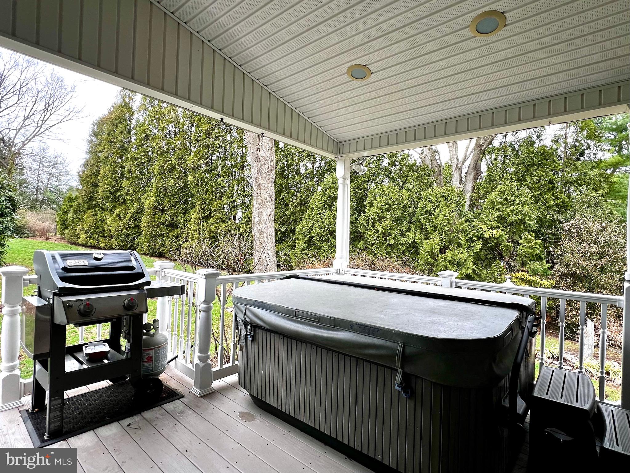 COUNTRY CLUB PARK - Residential