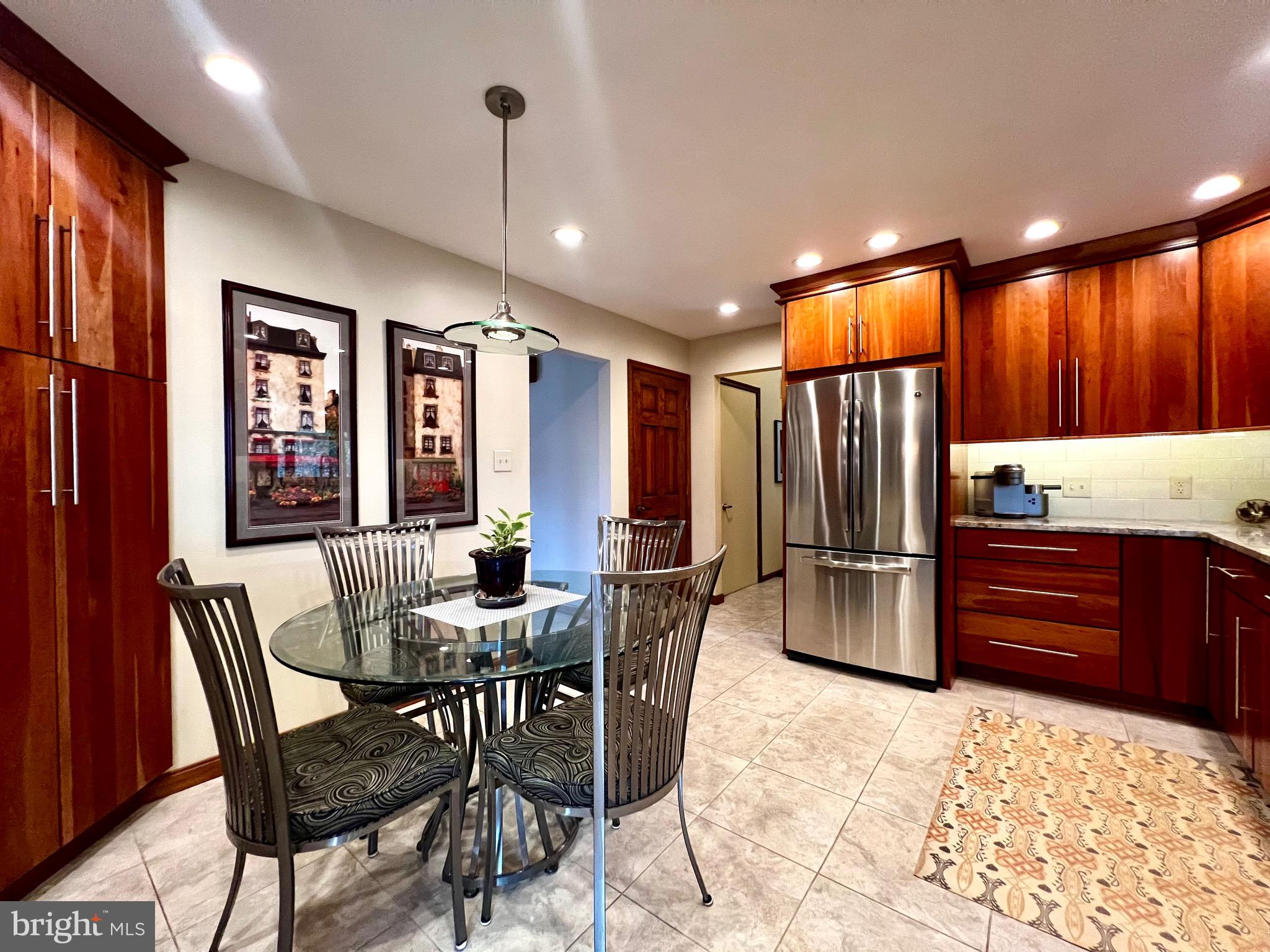 COUNTRY CLUB PARK - Residential