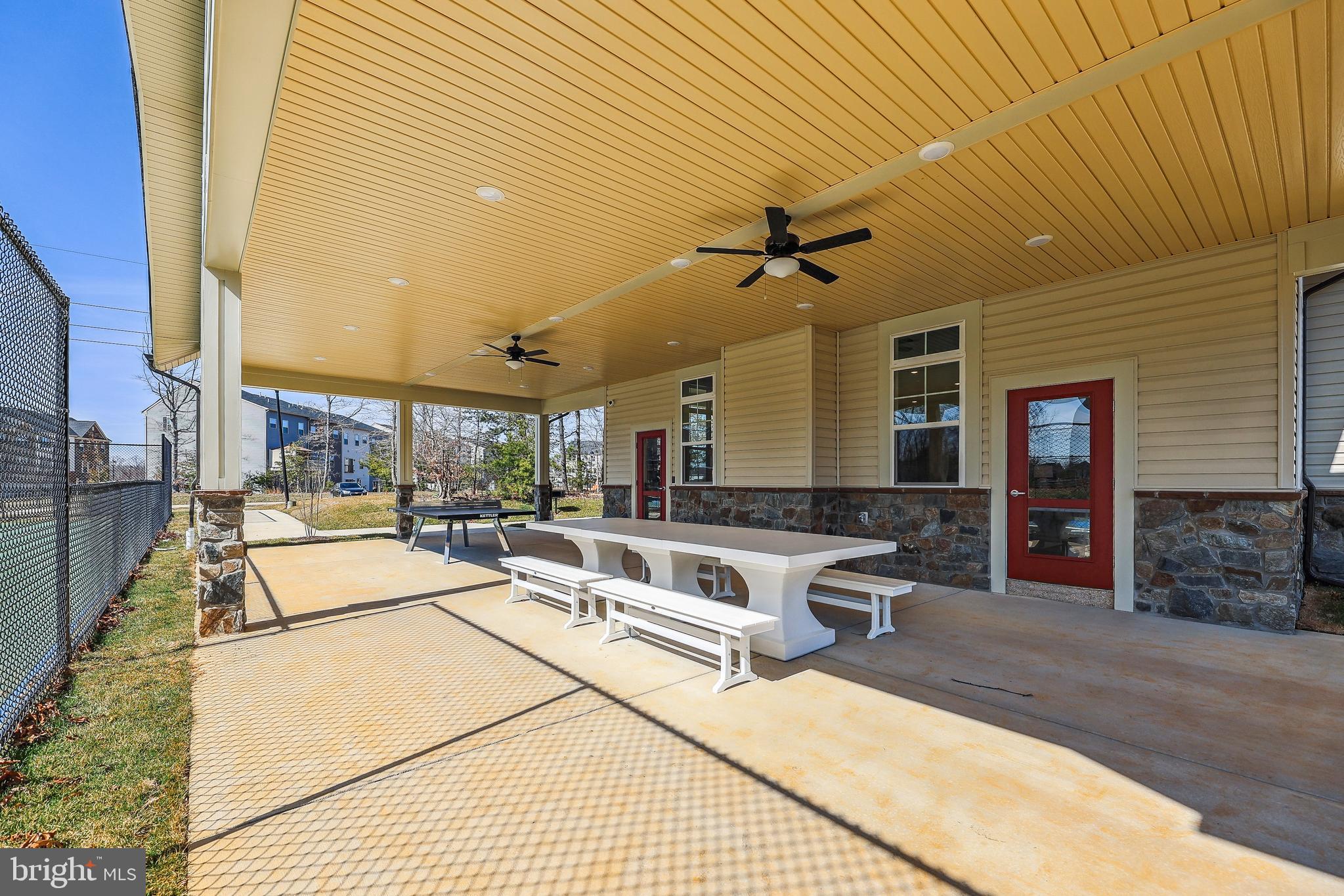 SIGNATURE CLUB - Residential