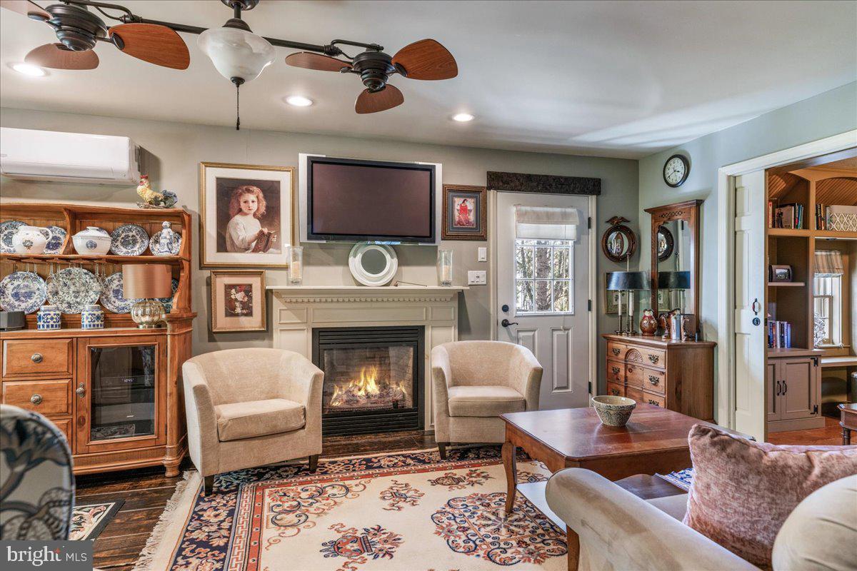 DOYLESTOWN - Residential